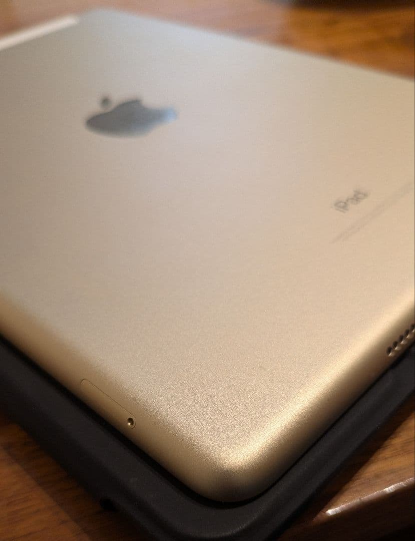 Apple iPad 第5世代 32GB