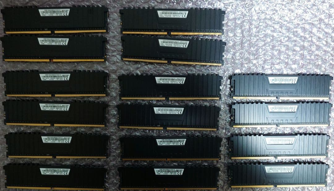 メモリ DDR4 2133 8GB 16枚　(32GBを4セット作れます)