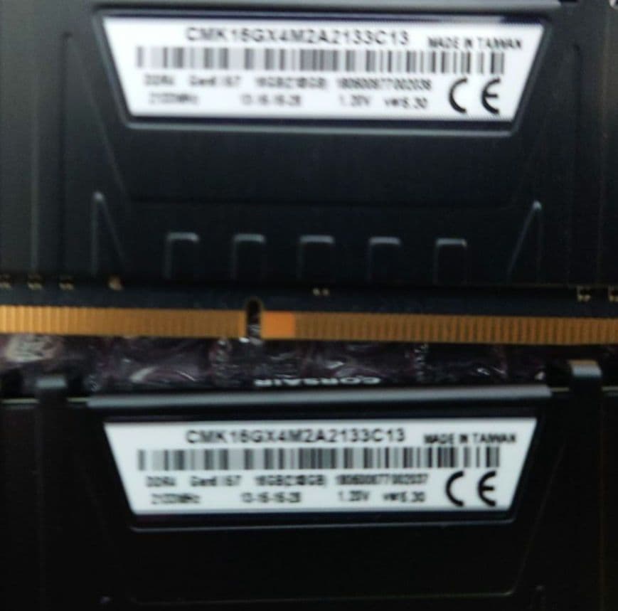 メモリ DDR4 2133 8GB 16枚　(32GBを4セット作れます)