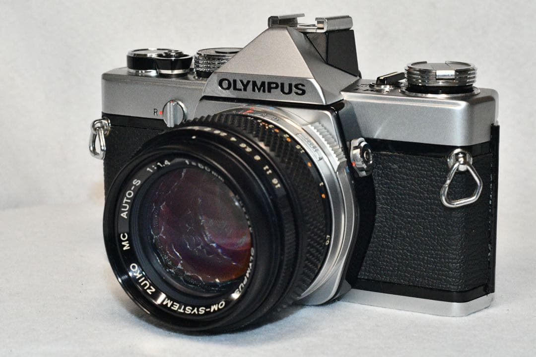 お値引き《動作品》OLYMPUS OM-1+標準レンズ付き a402