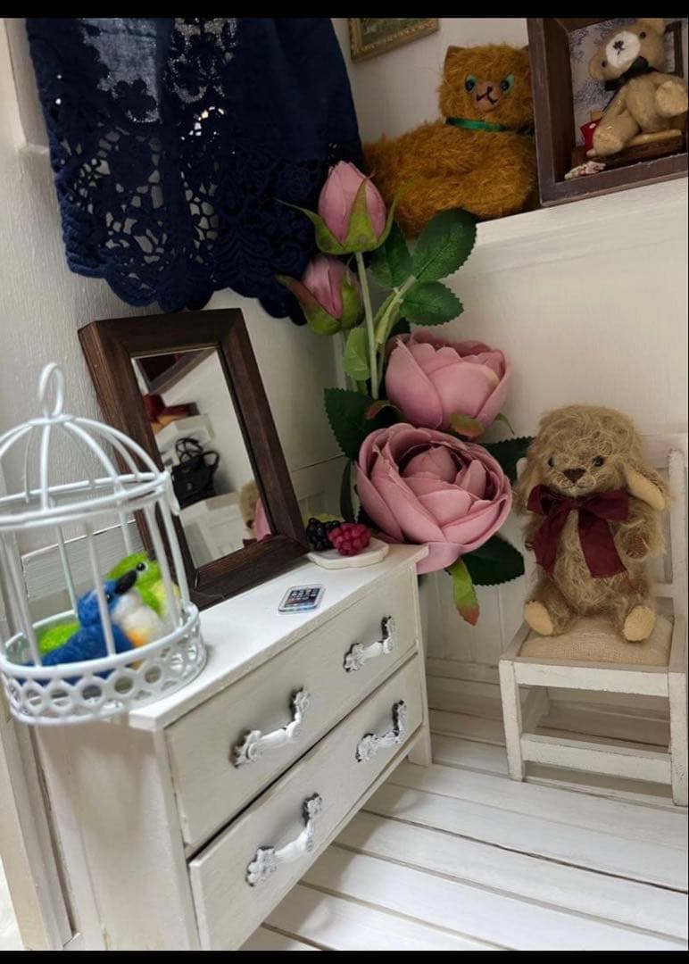 最終価格★木製　ドールハウス　シャンデリアがあるお部屋　背景ボード