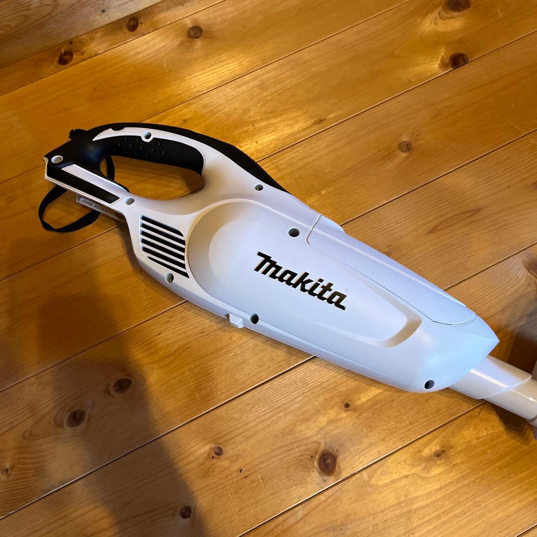 マキタ14,4V充電式クリーナ本体のみCL142FDZWショートサイクロン付き