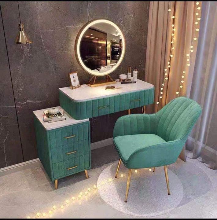 オシャレドレッサー　グレー　デスク引き出し2杯LEDミラー　椅子　棚4点セット