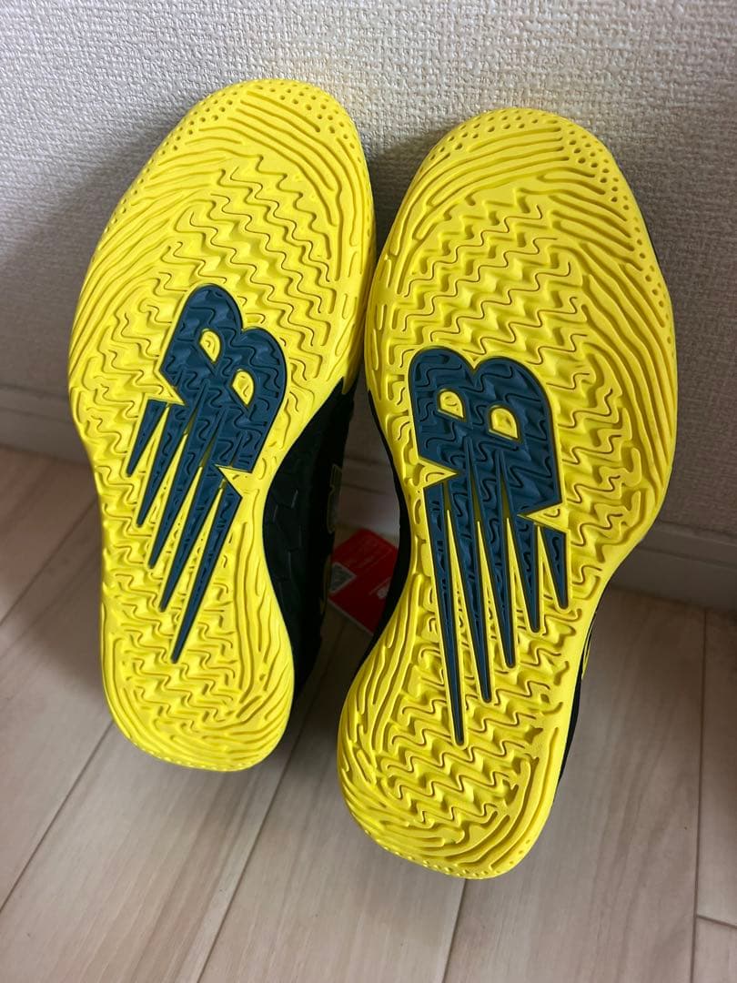 New Balance テニスシューズ 黒/黄