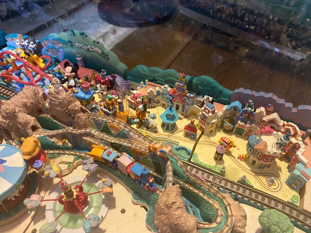 Disneyland ミニチュアモデル　ケース付き