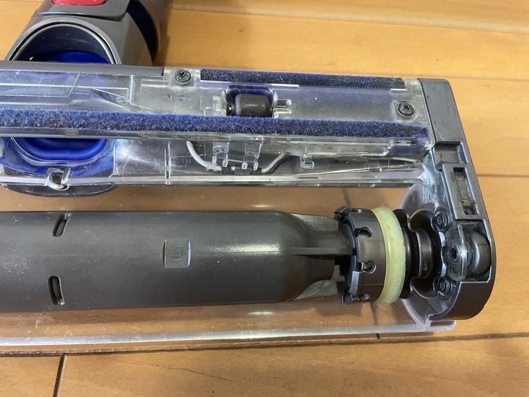 【ジャンク品】ダイソンV8 Slim Fluffy+ 　コードレスクリーナー