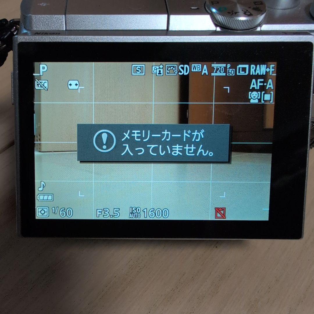 Nikon 1 J5本体 標準ズームレンズ 18.5mm単焦点レンズ付