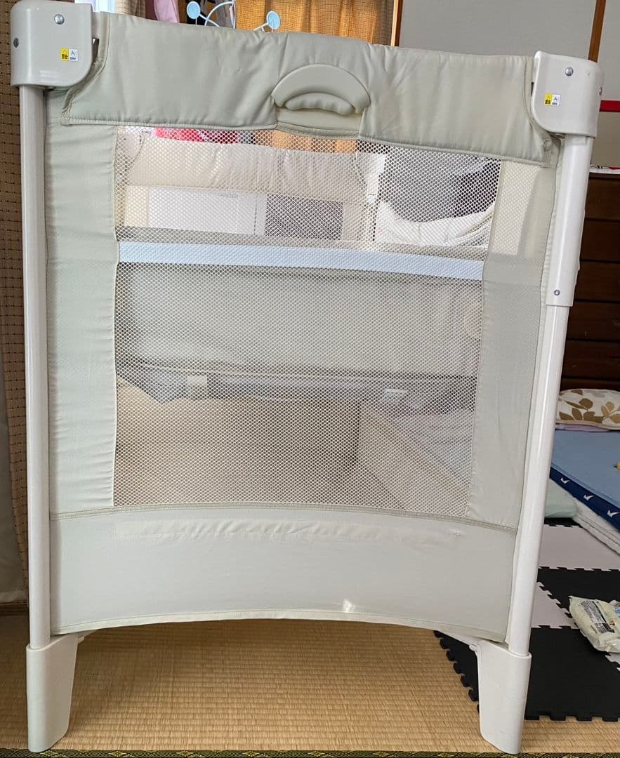 じろたん アップリカ ココネルエアー ホワイト 折り畳みベビーベッド