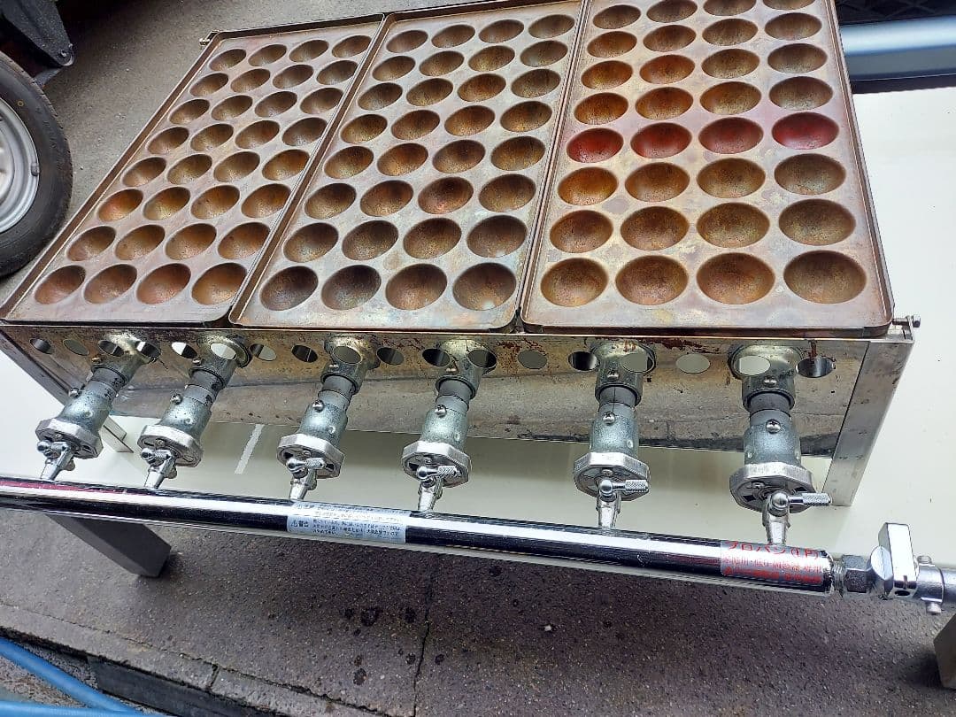 イベント即戦力❗たこ焼き器 銅板32穴×３面45ミリ大玉　LPガス