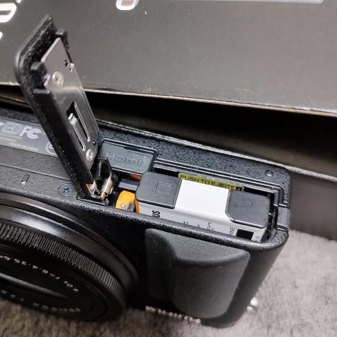 【美品・付属品完備】FUJIFILM XQ2 コンパクトデジタルカメラ