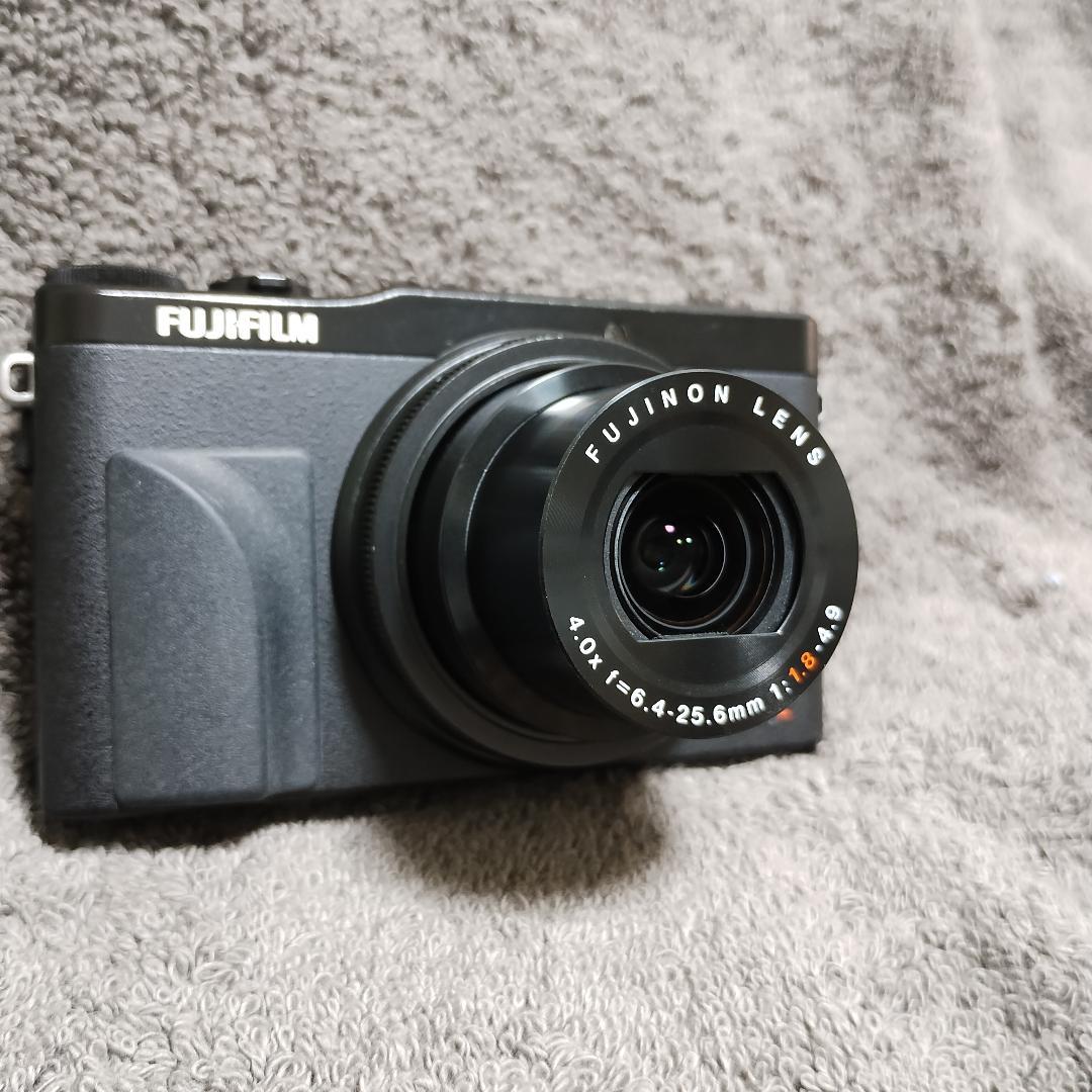 【美品・付属品完備】FUJIFILM XQ2 コンパクトデジタルカメラ