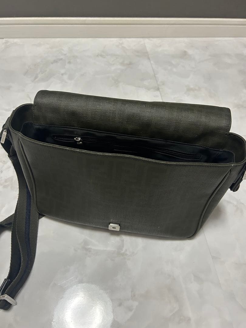 FENDIショルダーバッグ