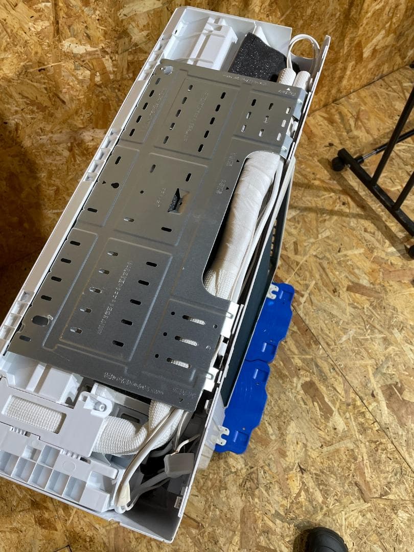 つ*や様 RIAIR エアコン YHA-S22P-W 2024年製 6畳　660