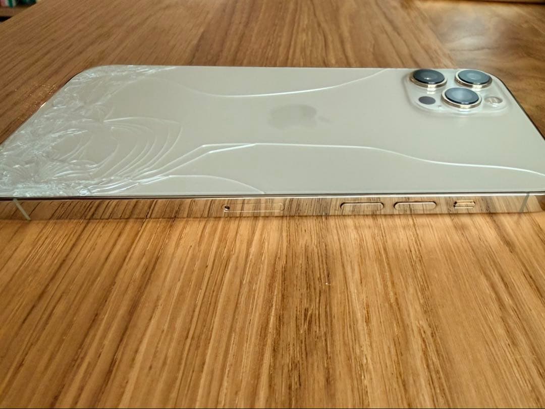 iPhone 12 Pro Max 【米国版/シャッター音なし】背面ひび割れ