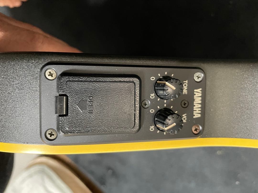 YAMAHA アコースティックギター 赤