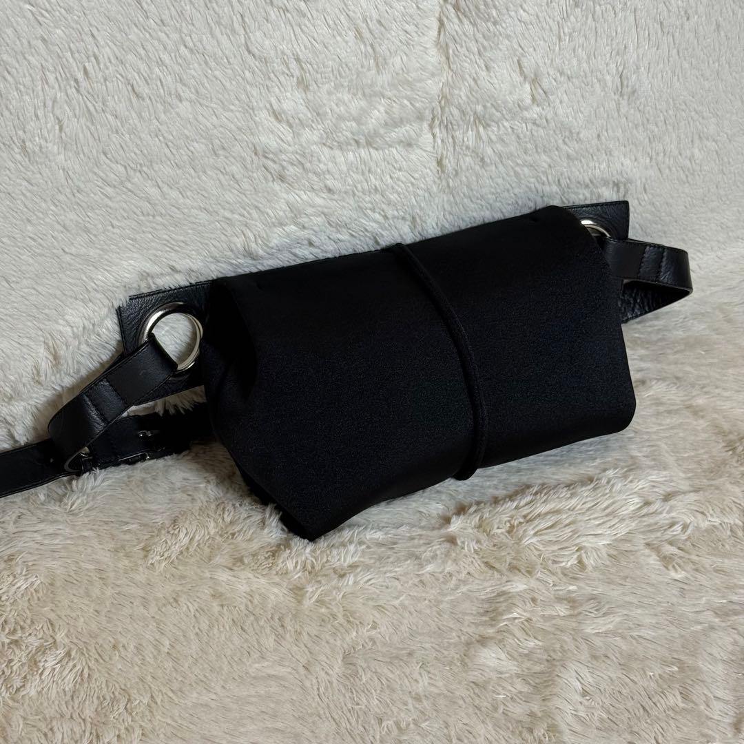 極美　kawa-kawa カワカワ　Wet　ボディバッグ　斜めがけ　肩掛け　金具