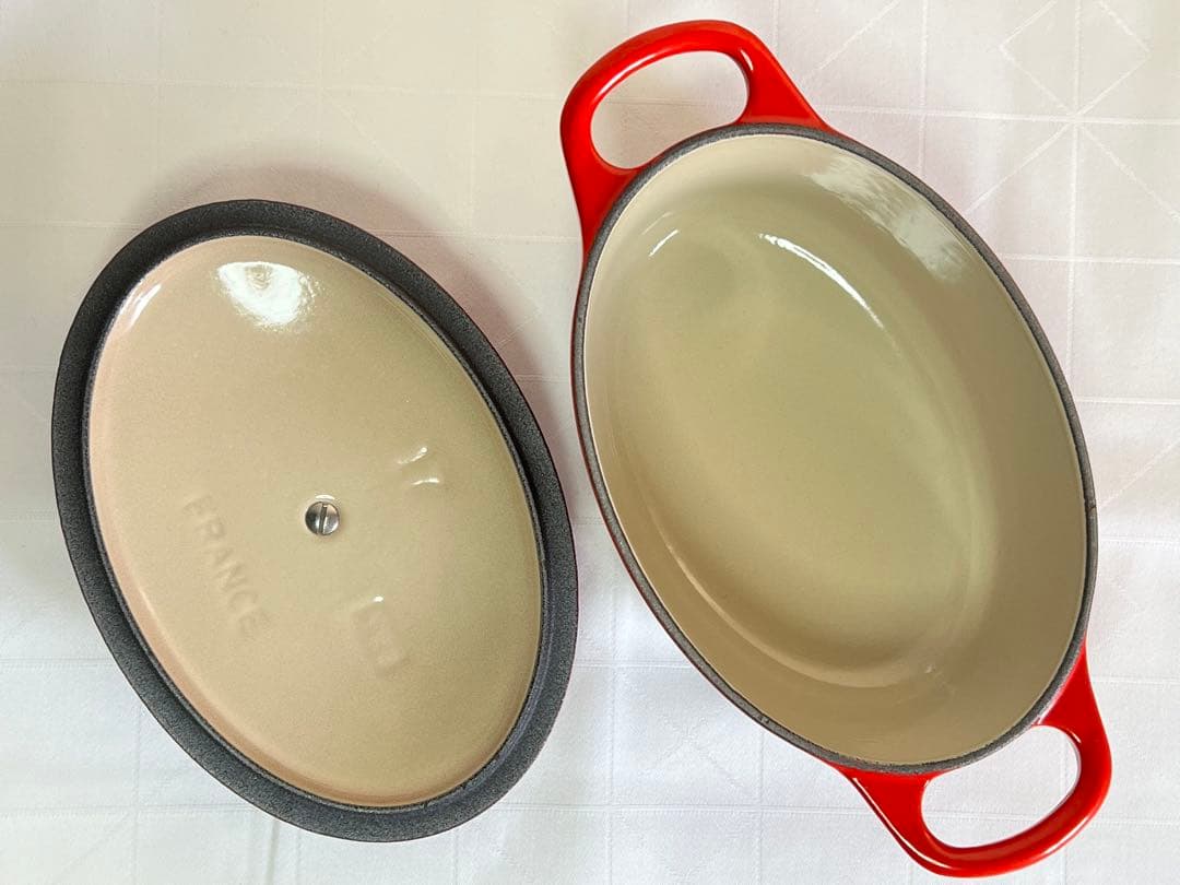 【新品未使用】LE CREUSET ココットオーバル17cmチェリーレッド