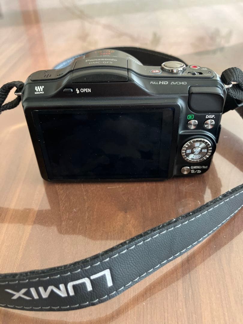 LUMIX GF5 デジタル一眼レフカメラ 14-42mm