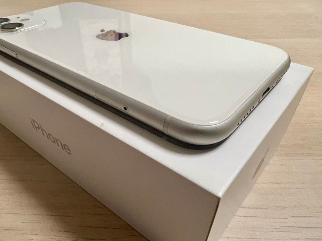 極美品　Apple iPhone 11 ホワイト