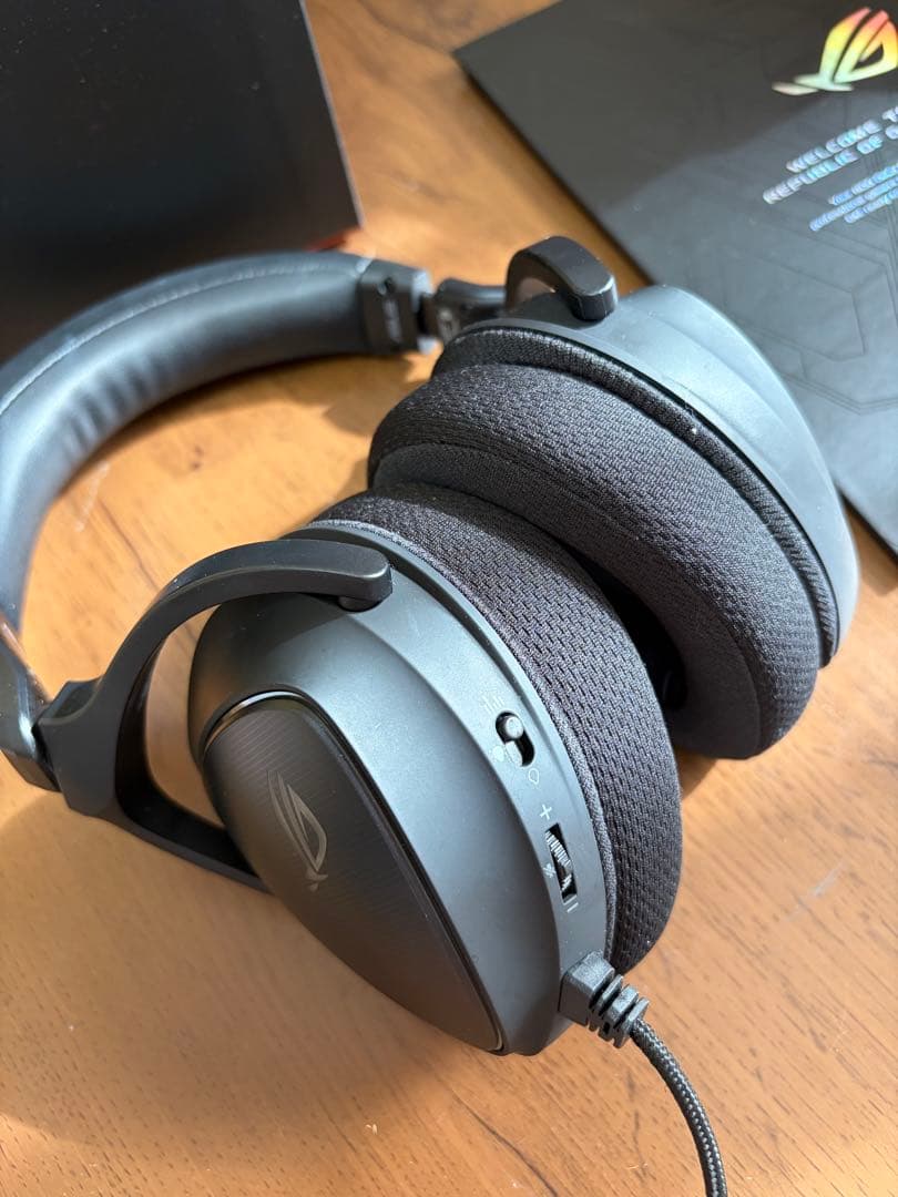 数回使用のみ！保証期限内ASUSエイスースゲーミングヘッドROGDELTAS