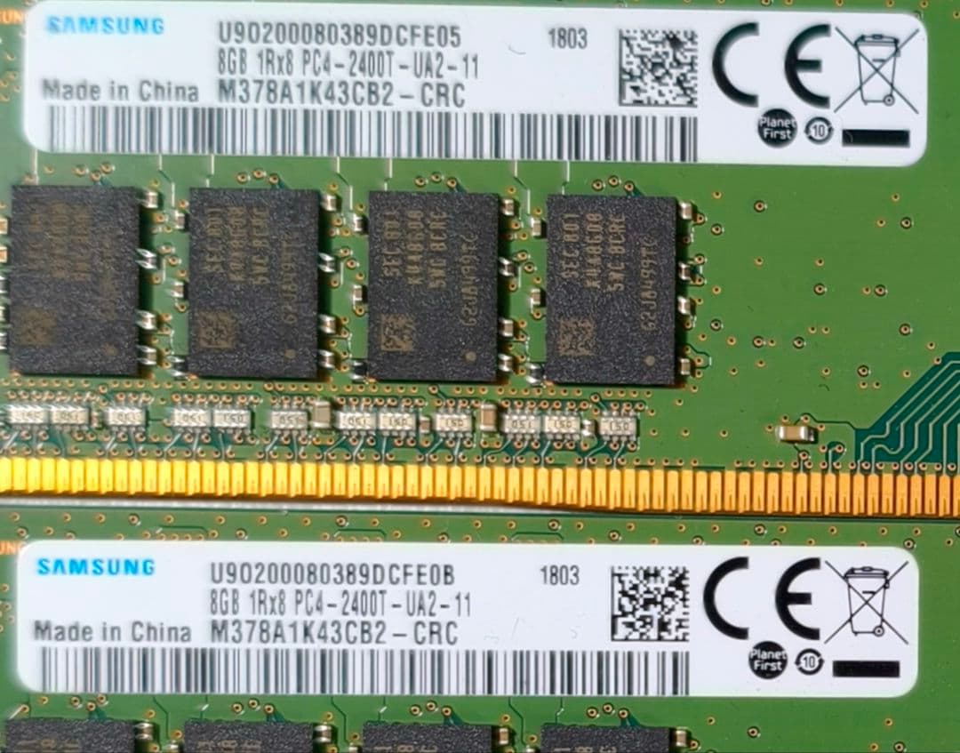 メモリ　SAMSUNG DDR4 2400MHz 8GB×2