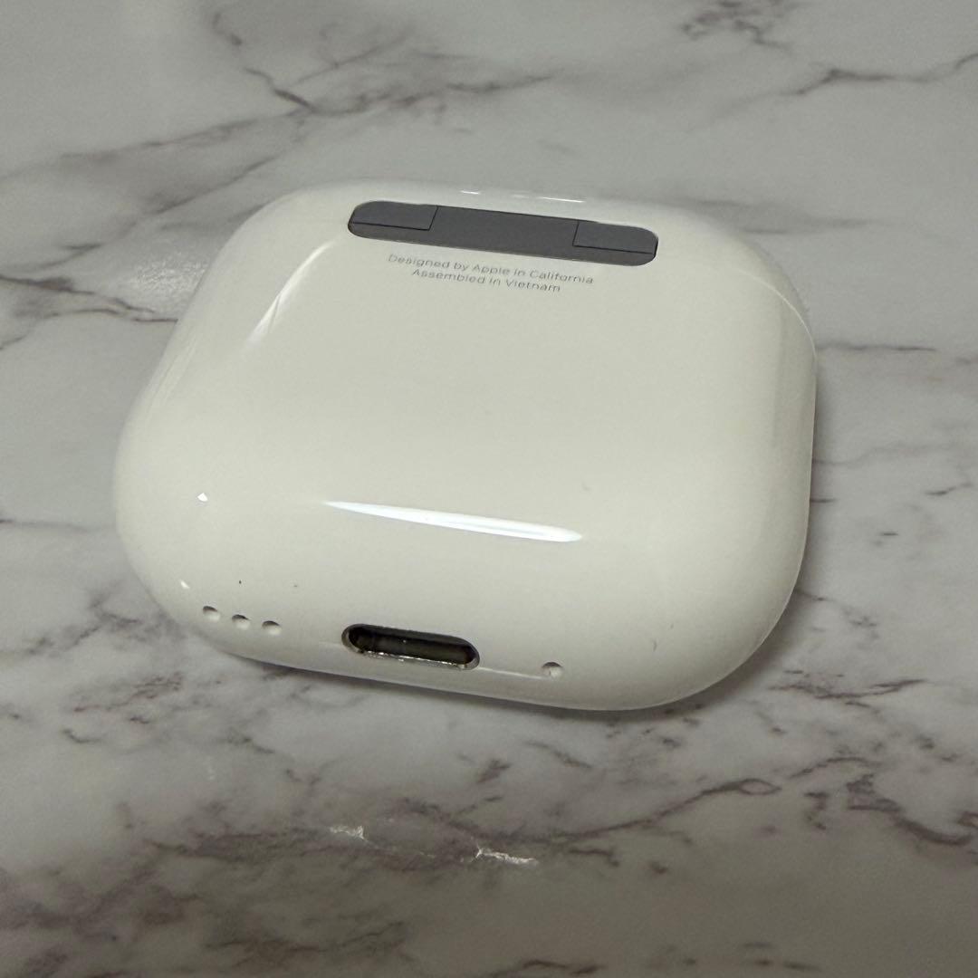 AirPods4 アクティブノイズキャンセリング搭載 クリアケース付