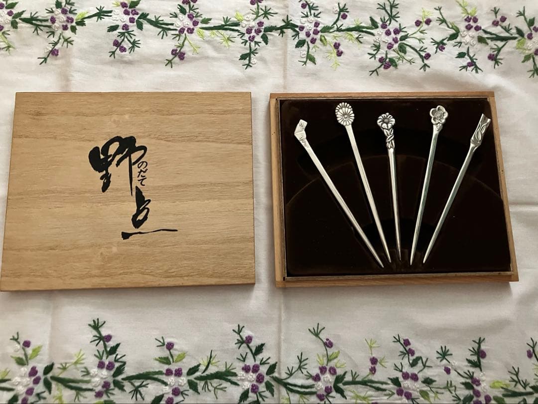 徳力の銀製スプーンセット 6本 とバターナイフ、シュガースプーン、菓子ようじ