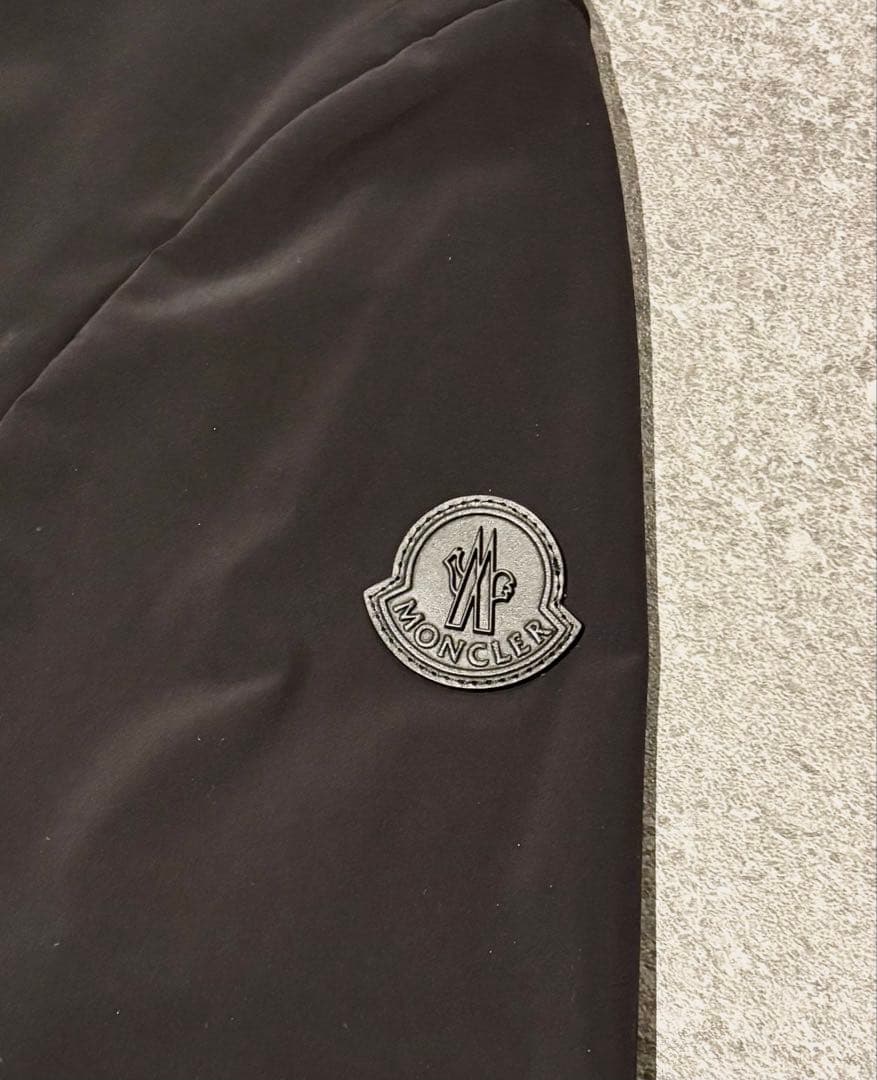 【新品同様】モンクレール ナイロン ジャケット 国内正規品