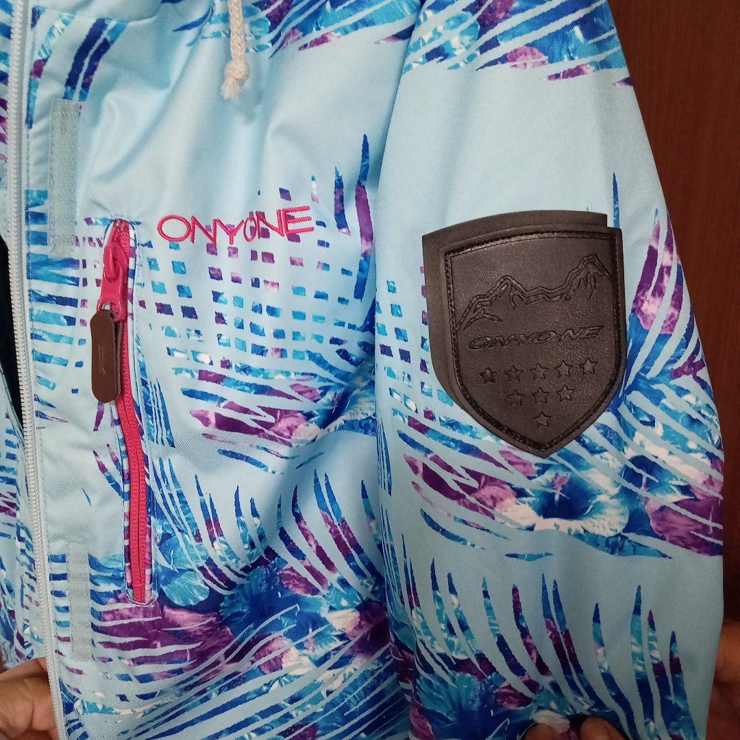 人気のONYONE　新品未使用タグ付き　 スキーウェア 上下 (女性用)