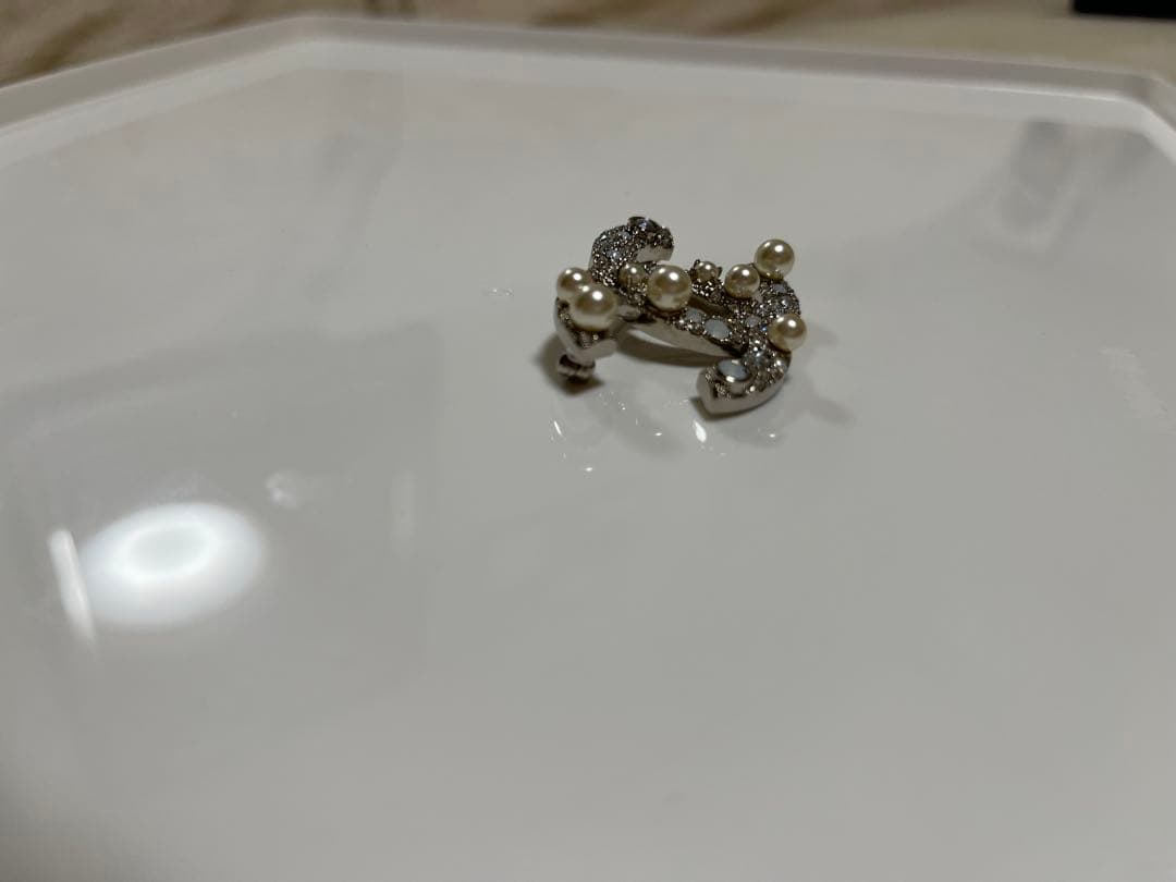 本日24時までまで大大特価セールシャネル　CHANEL ブローチココマークパール