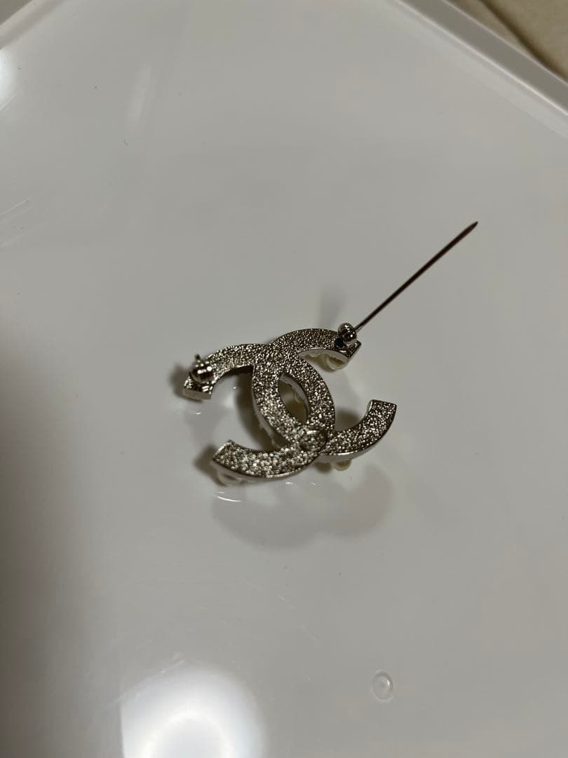 本日24時までまで大大特価セールシャネル　CHANEL ブローチココマークパール