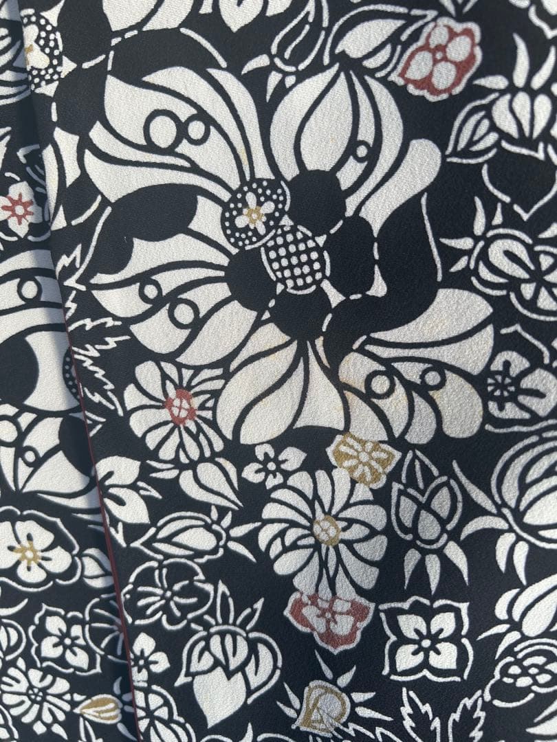 高島屋謹製　正絹　袷小紋 　型染めのモダンな花模様