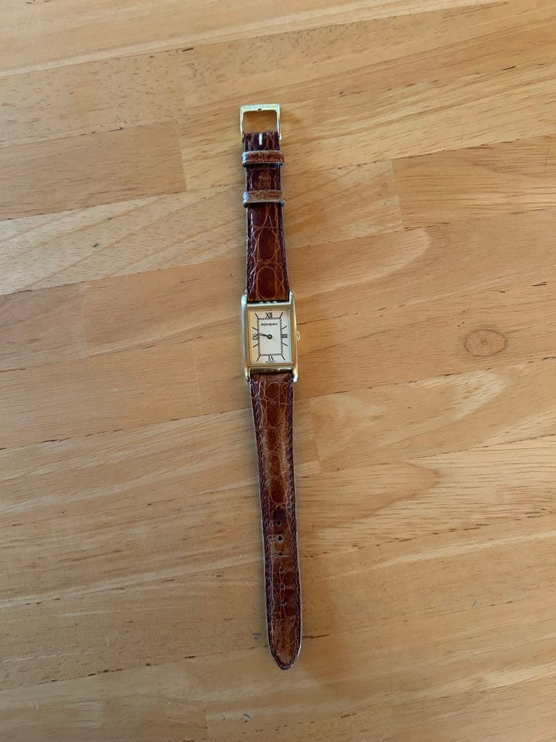 気軽にコメント下さい。値引き対応致します。YSL イヴサンローラン 腕時計