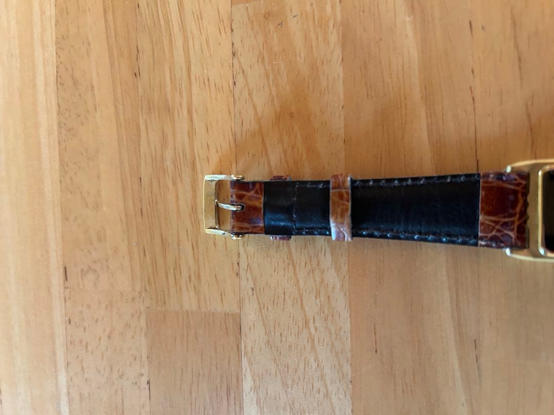 気軽にコメント下さい。値引き対応致します。YSL イヴサンローラン 腕時計