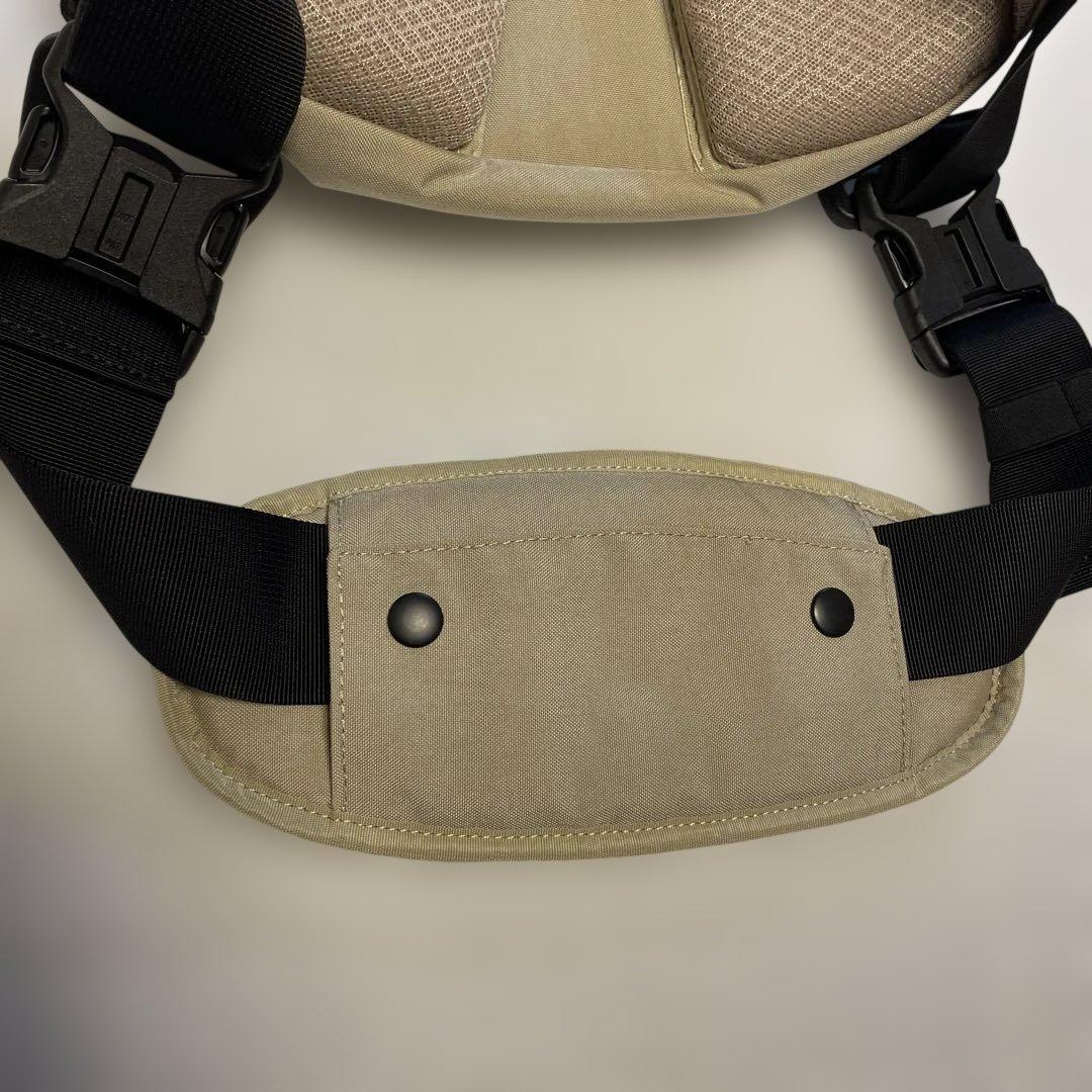 新型　改良版　ハグー Hugoo ヒップシート 抱っこ紐 　ベージュ