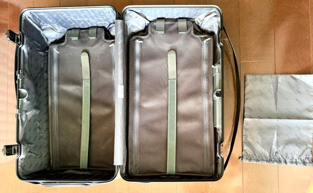 廃盤のモデル　RIMOWA トパーズ SPORT STEALTH 89L