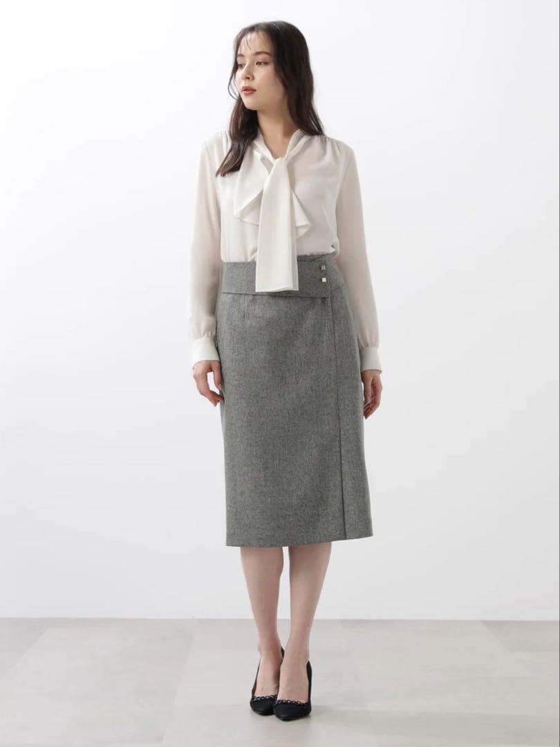 ピンキーアンドダイアン◆ラッフルアクセントボウタイブラウス ホワイト 36