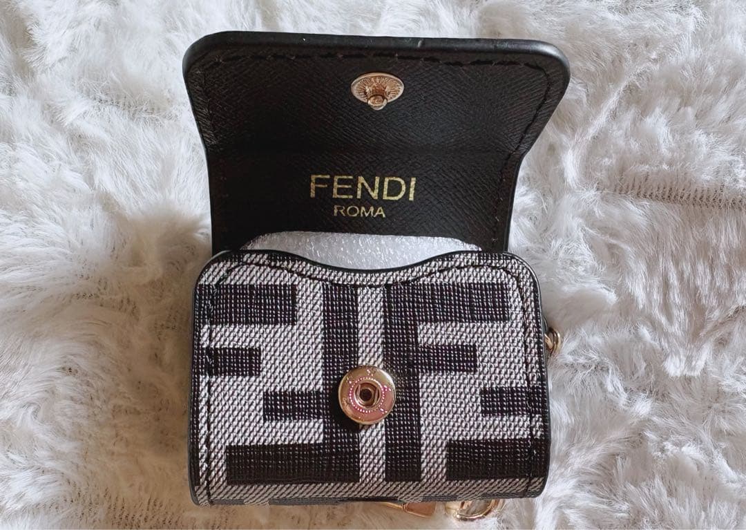 FENDI フェンディ ★ ズッカ AirPods Proケース