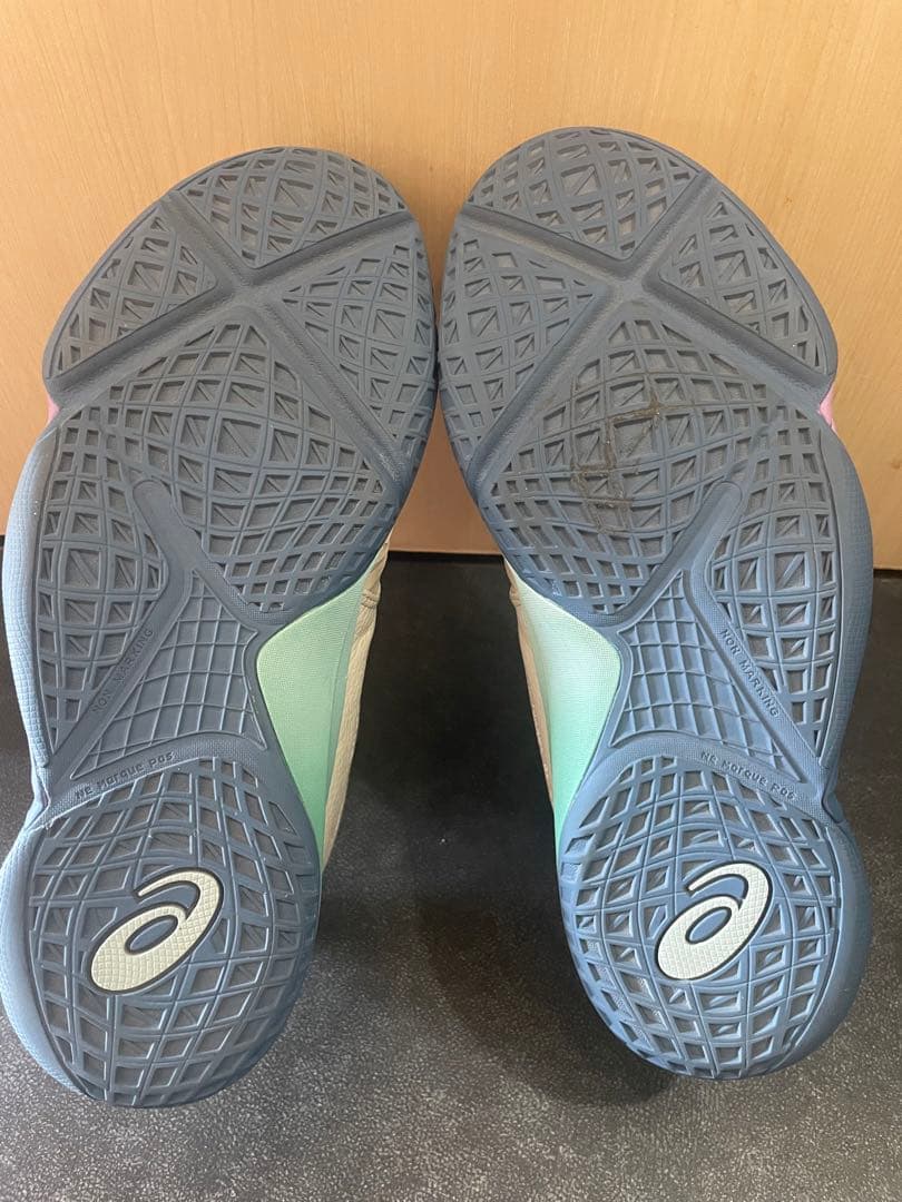 asics アンプレアルス　ボーラホリック