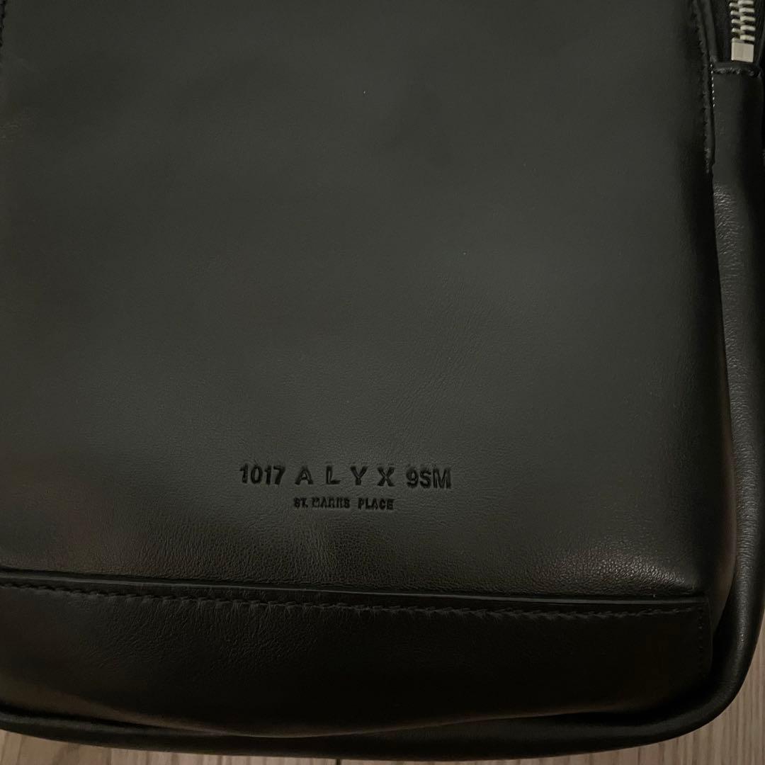 1017 ALYX 9SM ブラックショルダーバッグ
