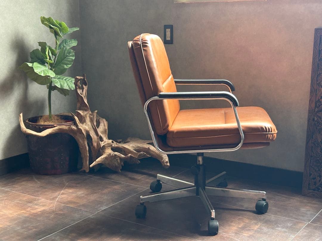 PLUS スイス製　デスクチェア　レトロ　アームチェア　ミッドセンチュリー IH