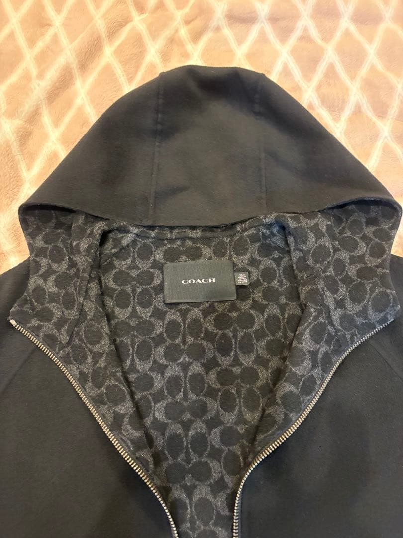 COACH フード付きブラックポンチョ