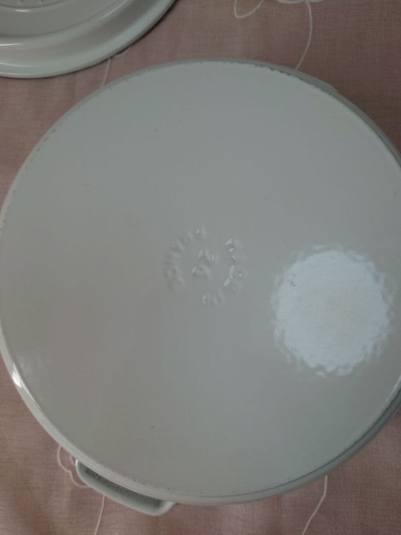 staub ストウブ　ココットラウンド 26 浅型　ホーロー鍋　両手鍋