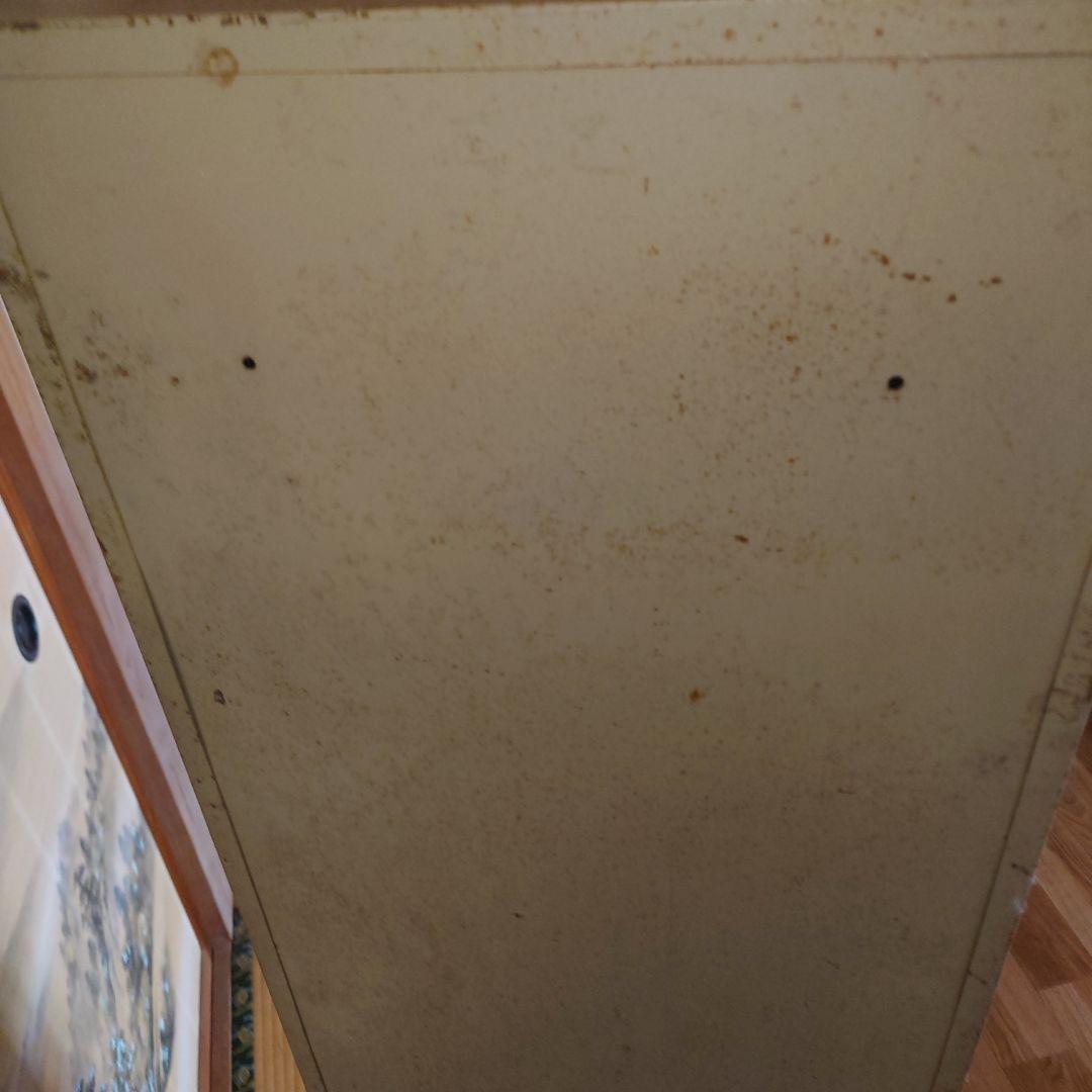 ガンロッカー　真ん中カギ無し