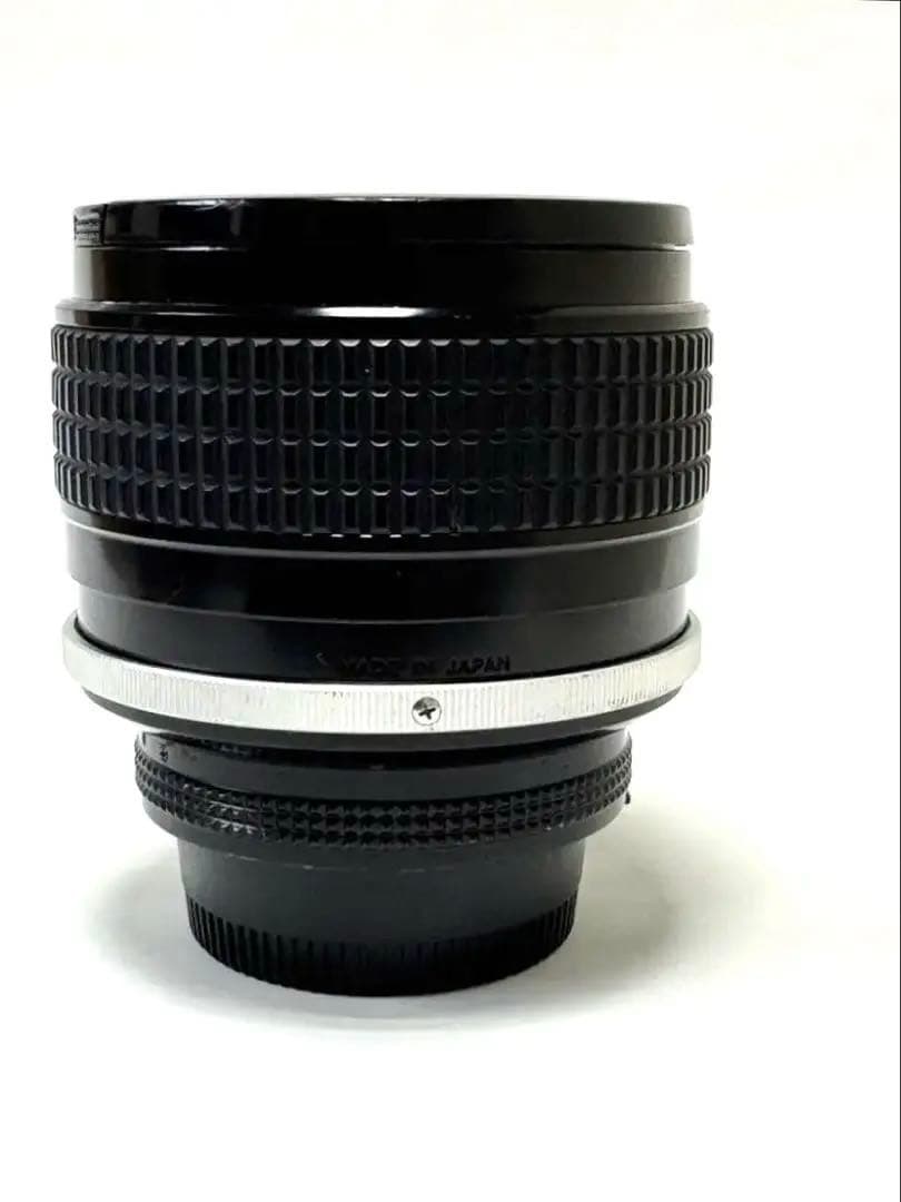 Nikon Ai-S Nikkor 85mm F1.4 フード付き