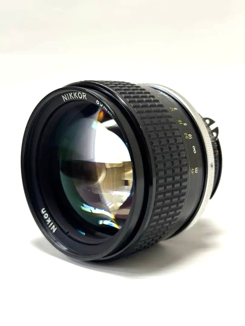 Nikon Ai-S Nikkor 85mm F1.4 フード付き