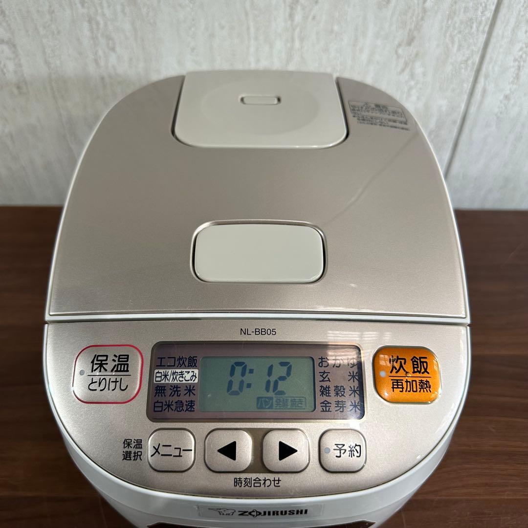 美品 象印 炊飯機 マイコン式 3合 NL-BB05-WM 18年製