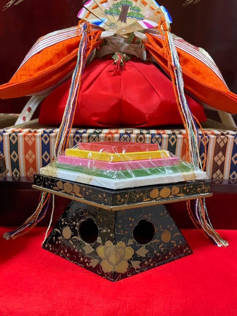 【値下げしました】天陽作 雛人形セット 珍しい木製漆塗りの鶴の屏風付き