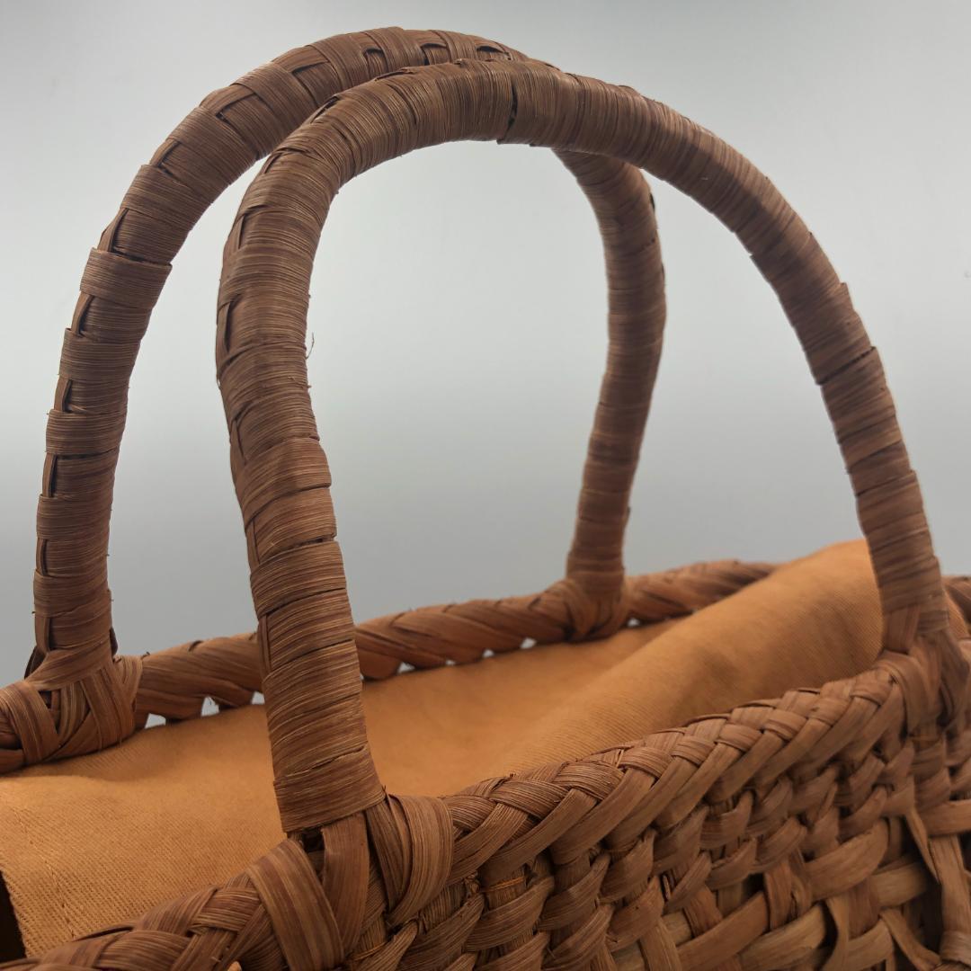 山葡萄バッグ　乱れ編み　花編み　内布付　新品　山ぶどう　籠バッグ　ハンドバッグ