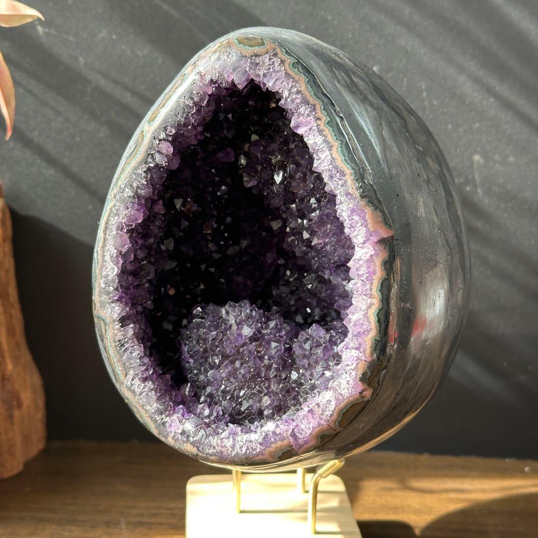 ブラジル産❣️天然石 アメジストの龍卵　ドーム　置物G.284